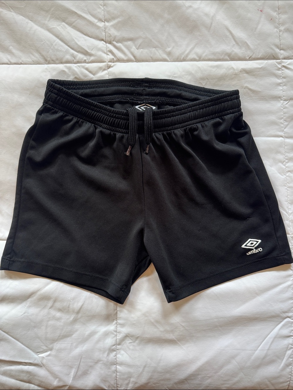 Umbro Kids Boys/Girls Training Soccer Rugby Shorts, size Youth Medium 9/10